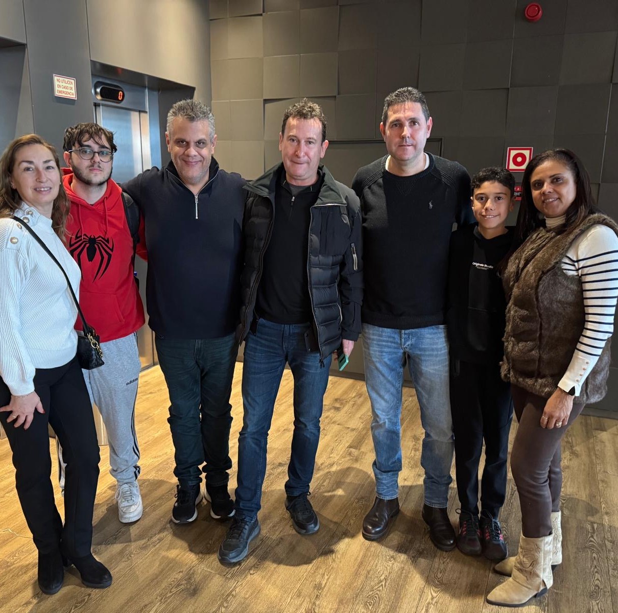 Foto de grupo con el equipo DEM